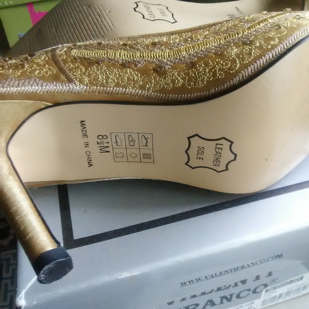 Shoe - Picture 3 of 3